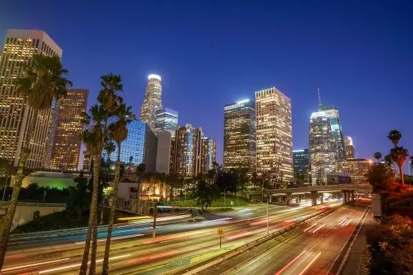 downtown-los-angeles-skyline-during-rush-hour