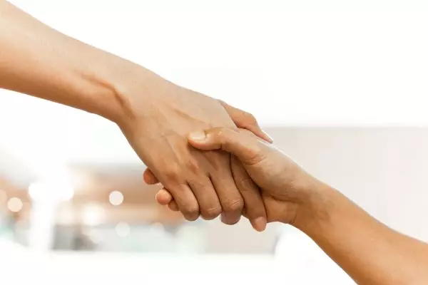 doctor-helping-hands